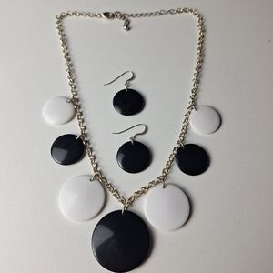 Silvertone Necklace With Black And White Discs And Matching Earrings